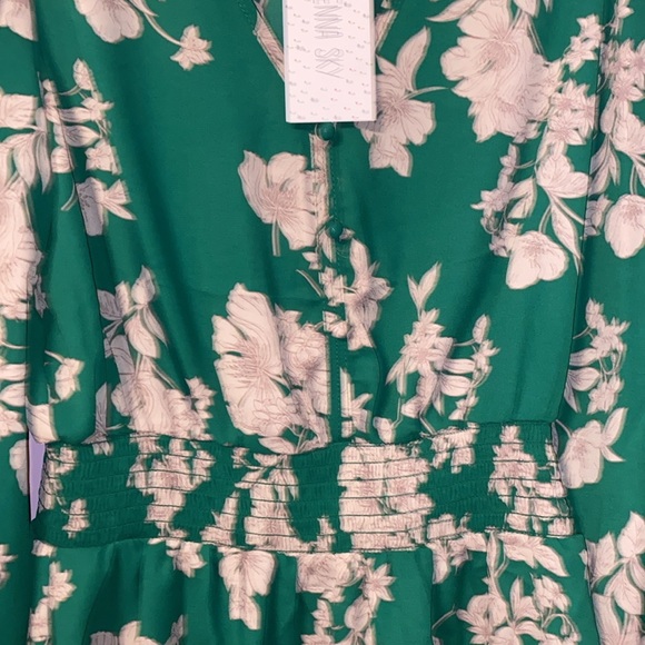 NWT TOP - Picture 2 of 4